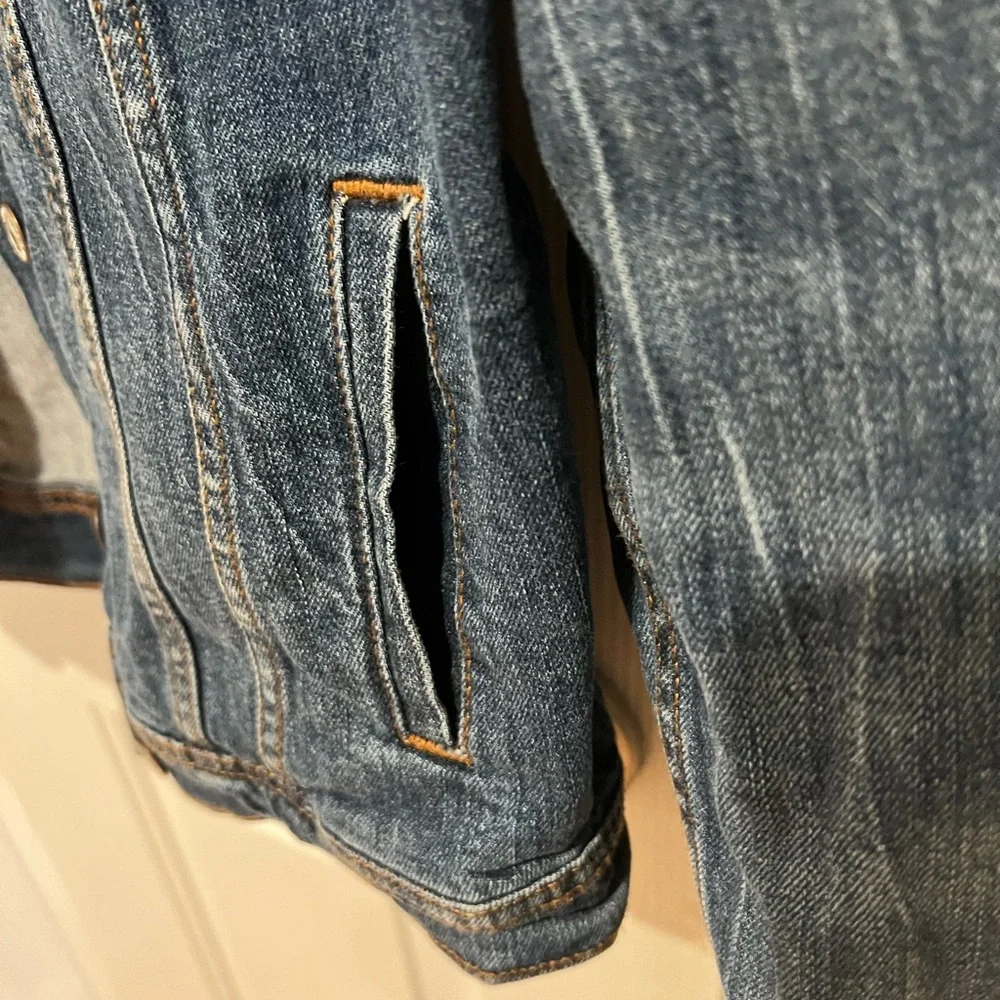 Old Navy Medium Wash Denim Jacket- Size Medium - Picture 2 of 6
